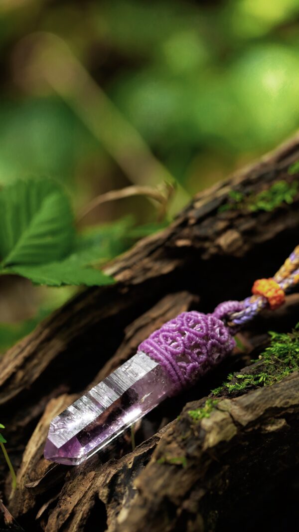 purple diamond crystal (purple rope style)