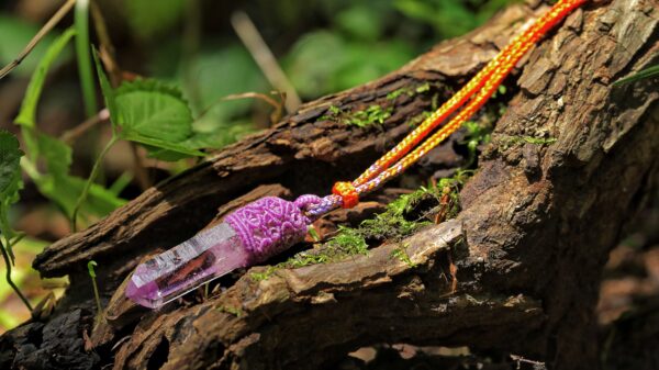 purple diamond crystal (purple rope style)