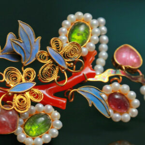 head ornament with gold filigree "duobao"design
