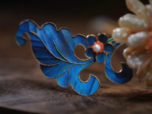 set of headdress with jewels and pearl ornament inlaid