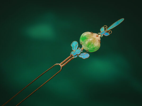 hairpin decorated with a gold filigree crab (copy)