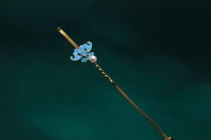 ruyi motif ear pick hair stick