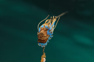 gem encrusted walking dragon step shake hairpin